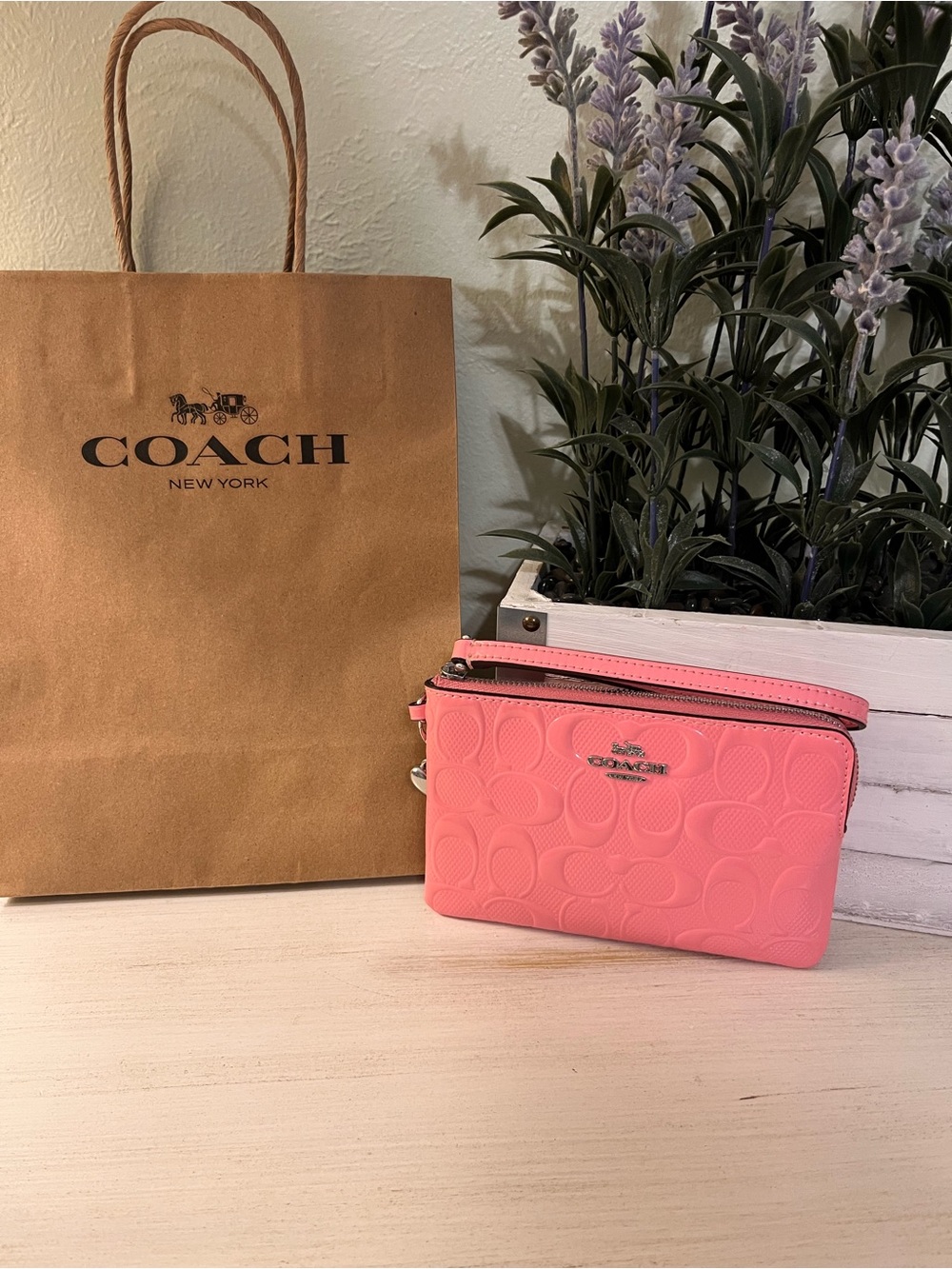 Coach Pink Corner Zip Wristlet Debossed Signature Leather NWOT - Picture 2 of 8